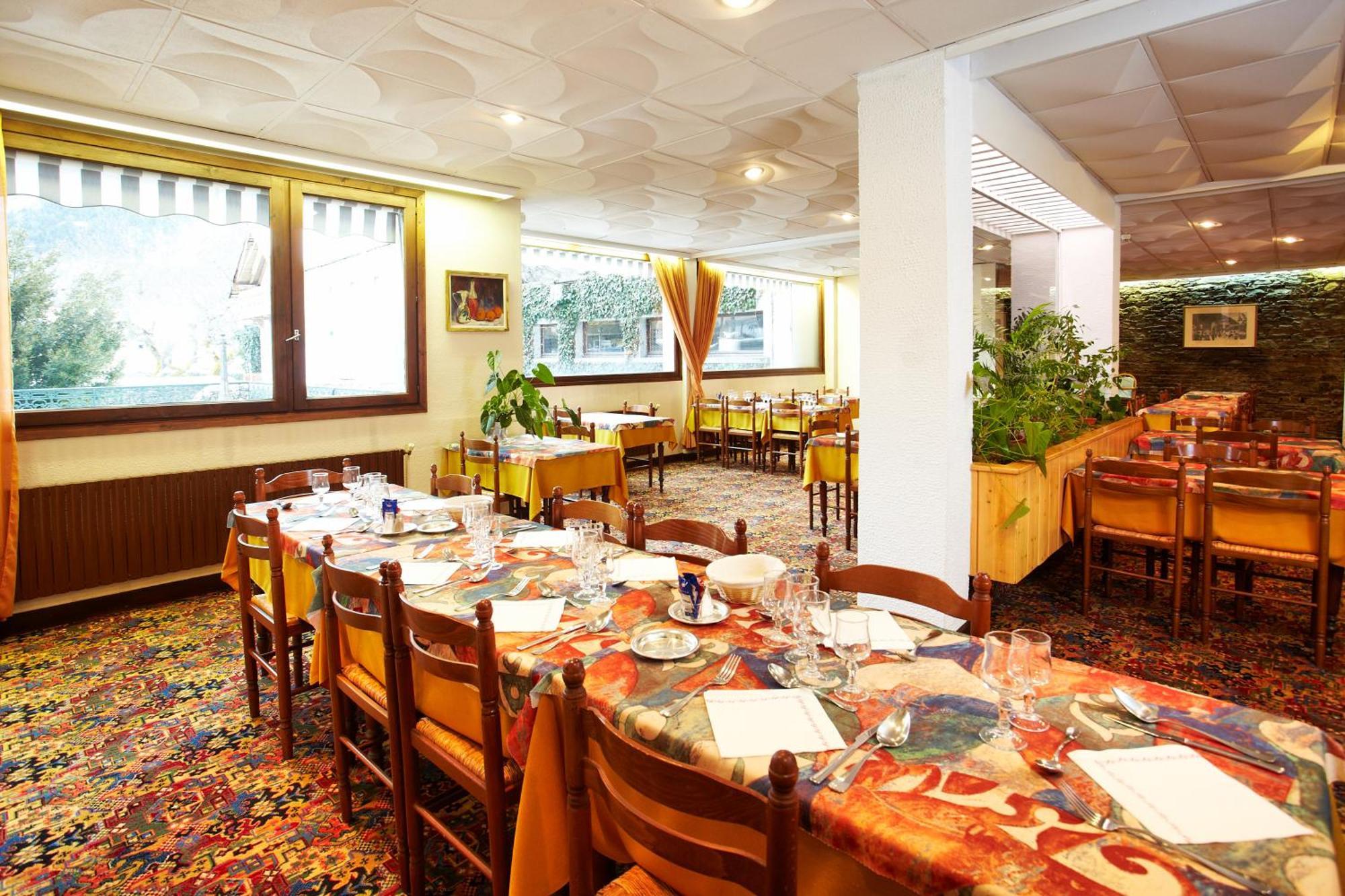Hotel De Paris Bagneres-de-Luchon ภายนอก รูปภาพ