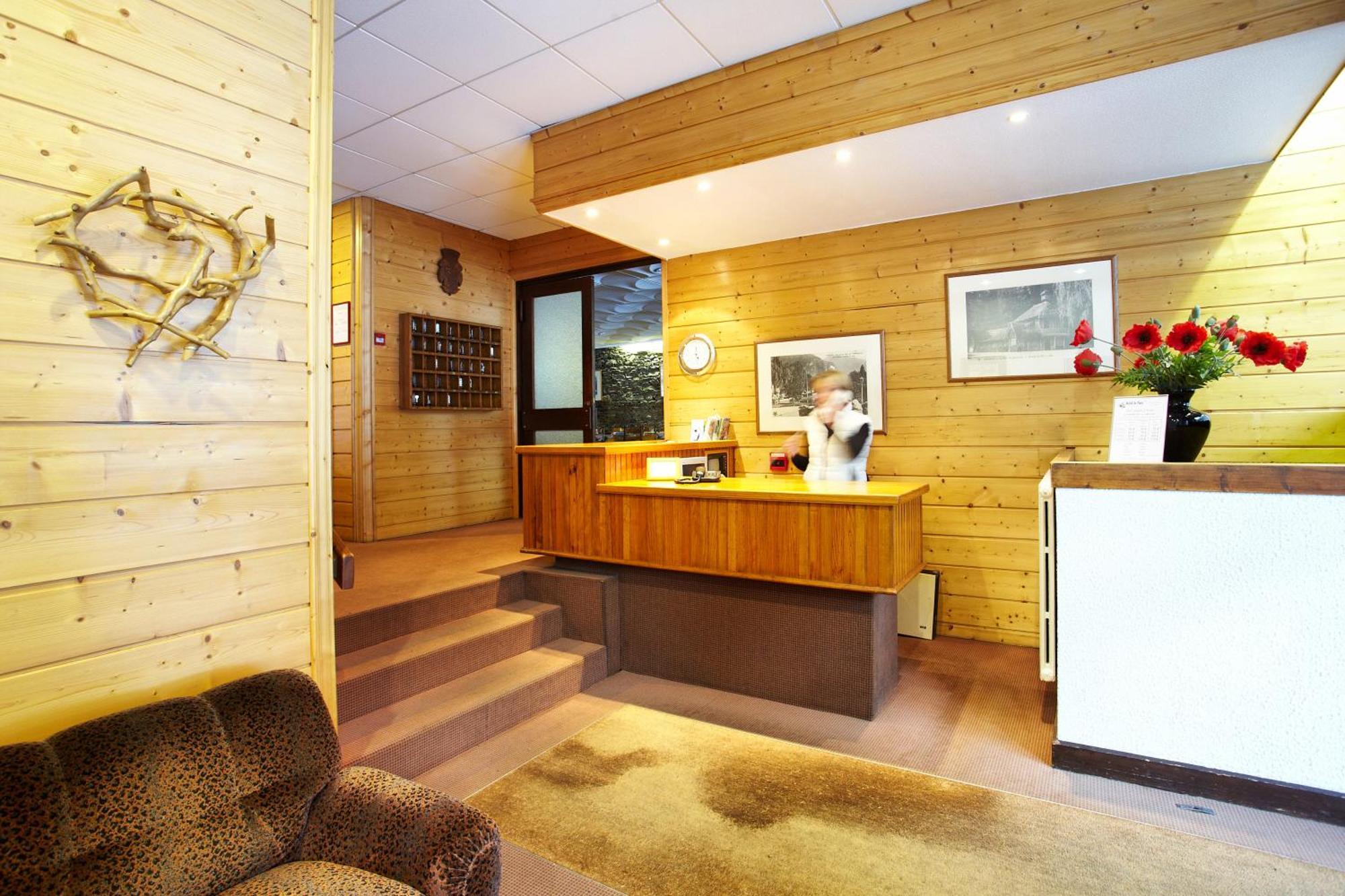 Hotel De Paris Bagneres-de-Luchon ภายนอก รูปภาพ