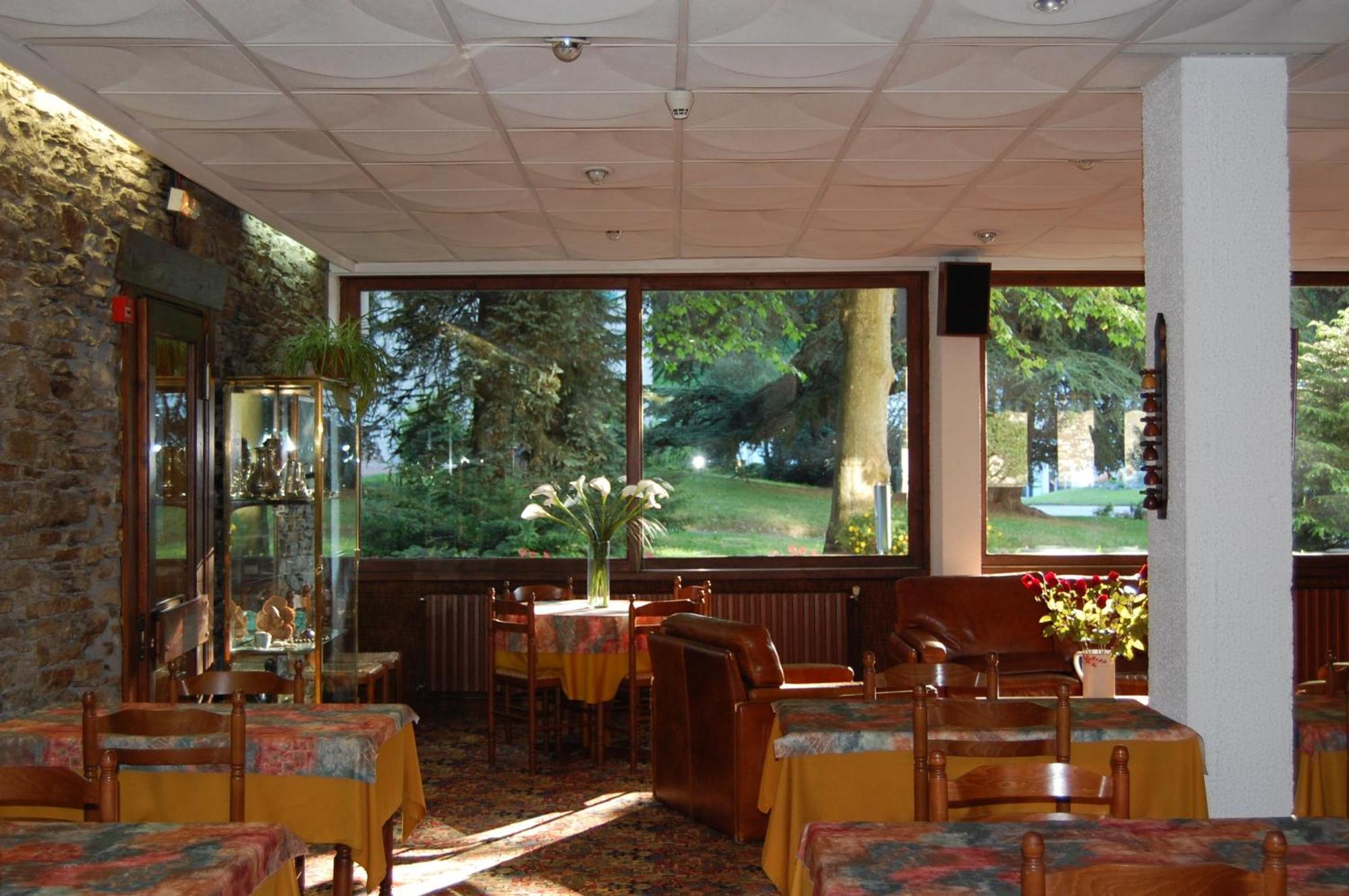 Hotel De Paris Bagneres-de-Luchon ภายนอก รูปภาพ
