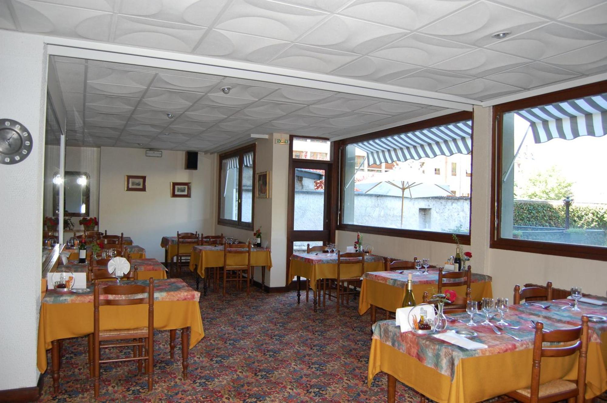 Hotel De Paris Bagneres-de-Luchon ภายนอก รูปภาพ