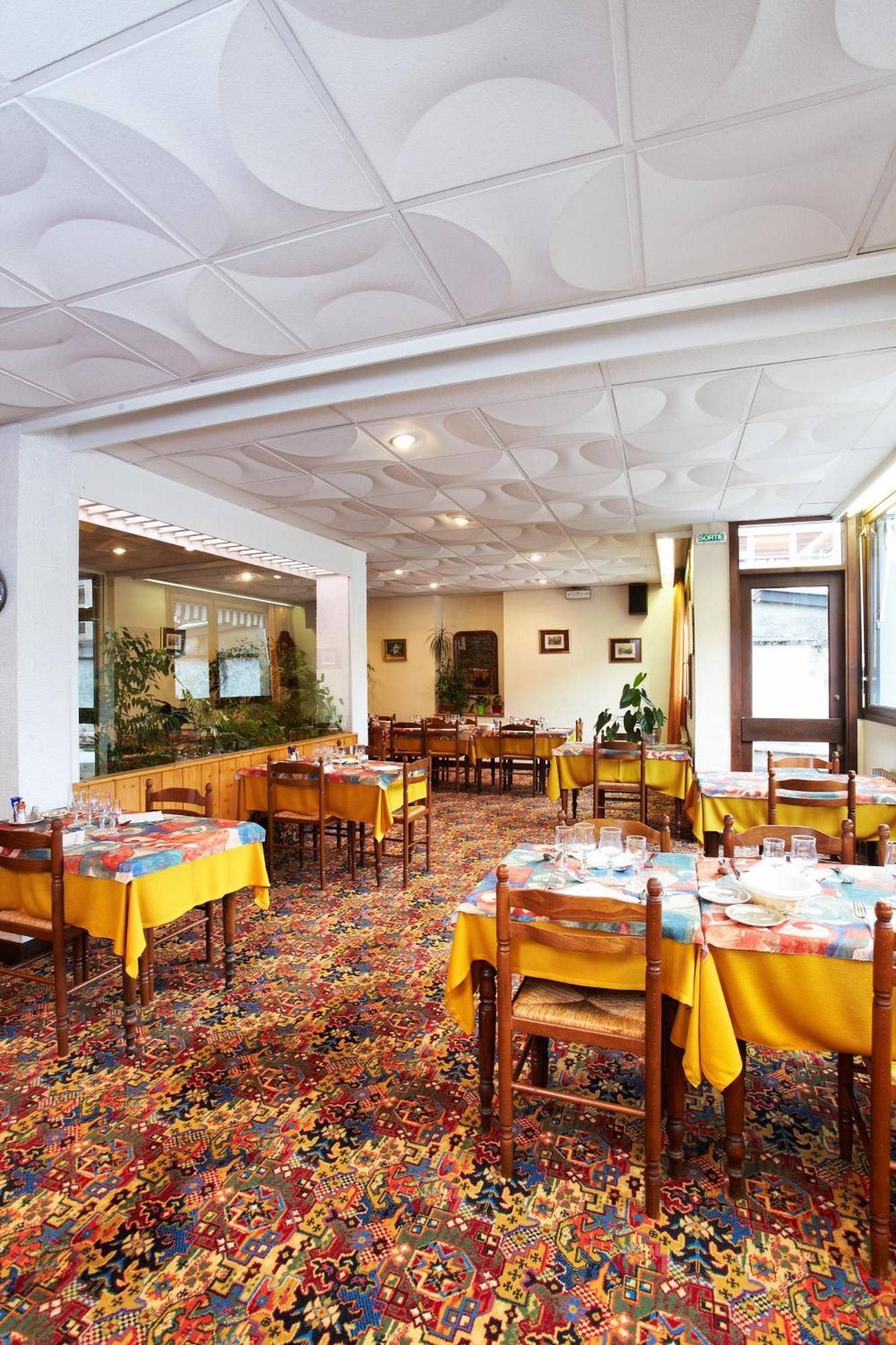 Hotel De Paris Bagneres-de-Luchon ภายนอก รูปภาพ