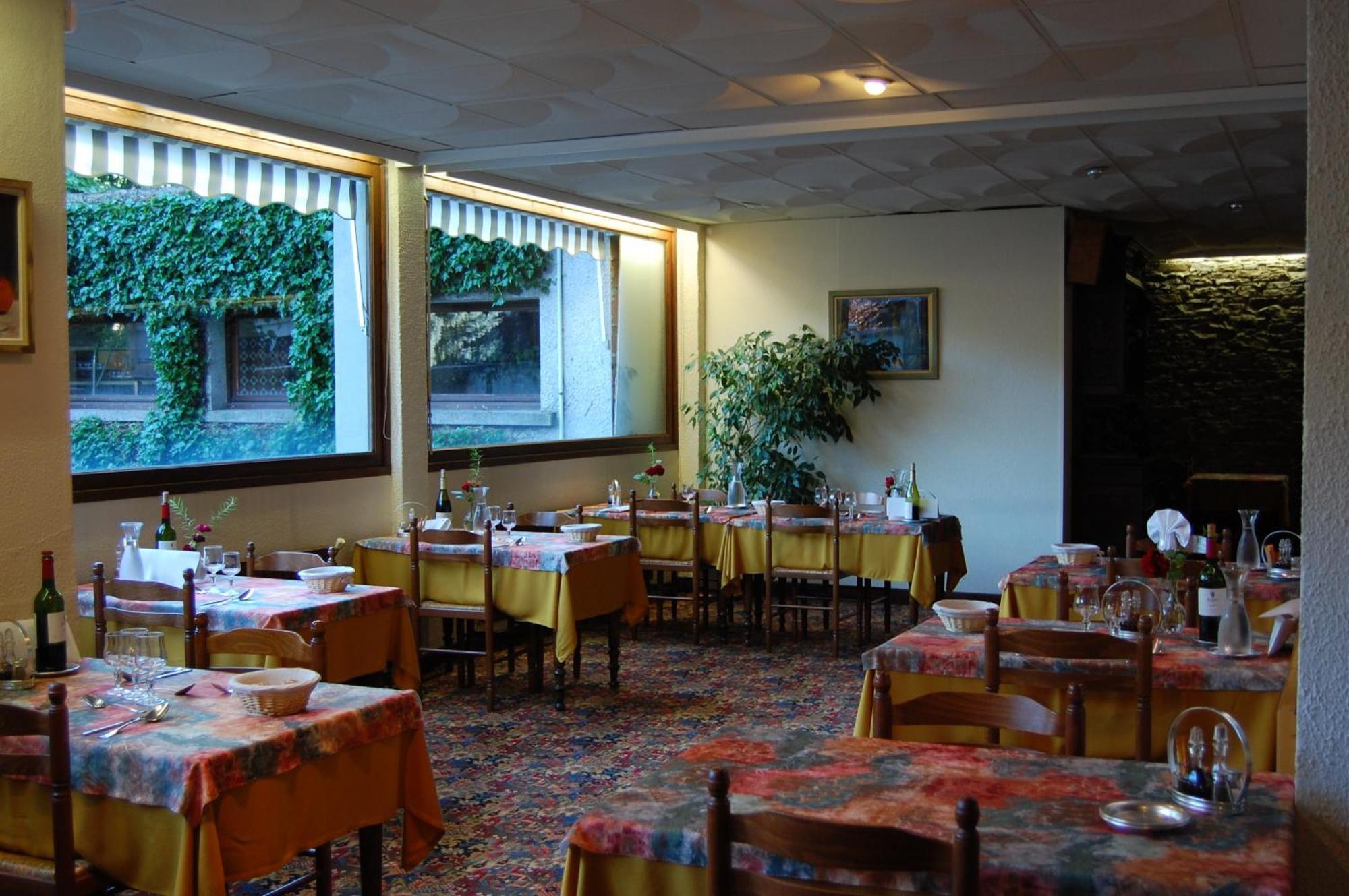 Hotel De Paris Bagneres-de-Luchon ภายนอก รูปภาพ